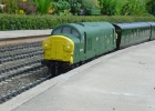 D6978 waits the right of way